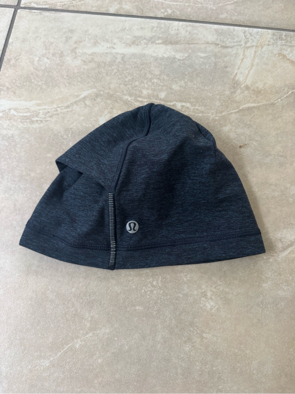 Lululemon women’s ponytail beanie hat